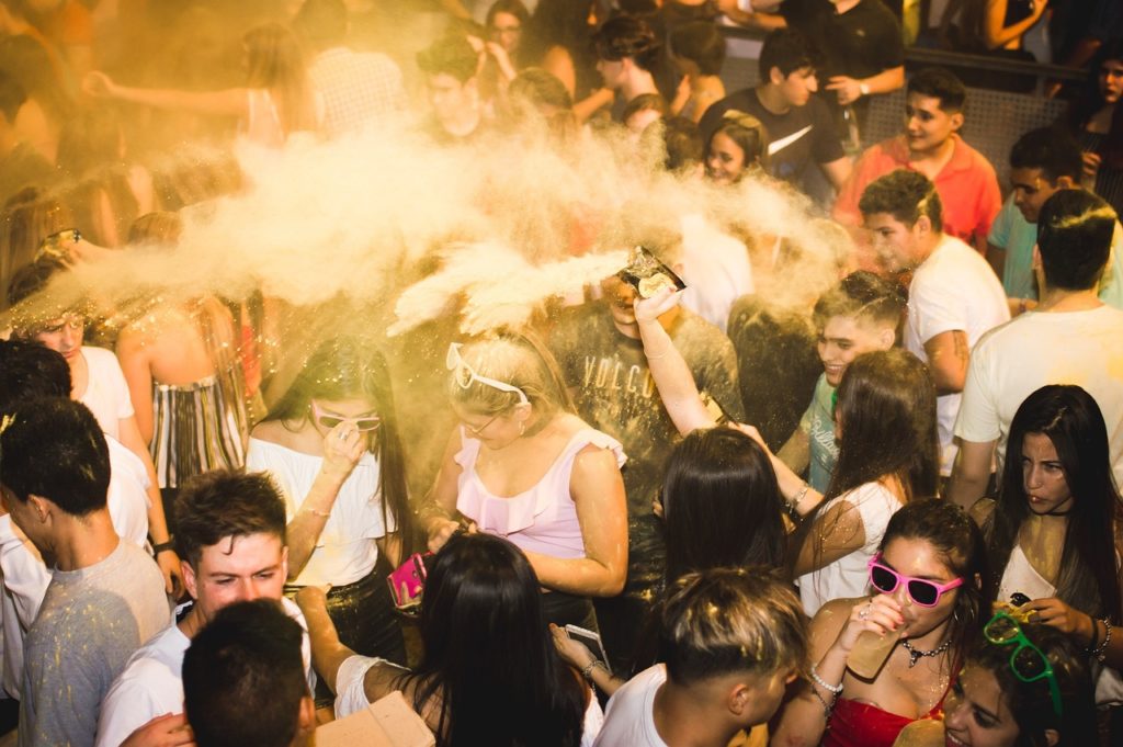 people, crowd, viewer, many, male